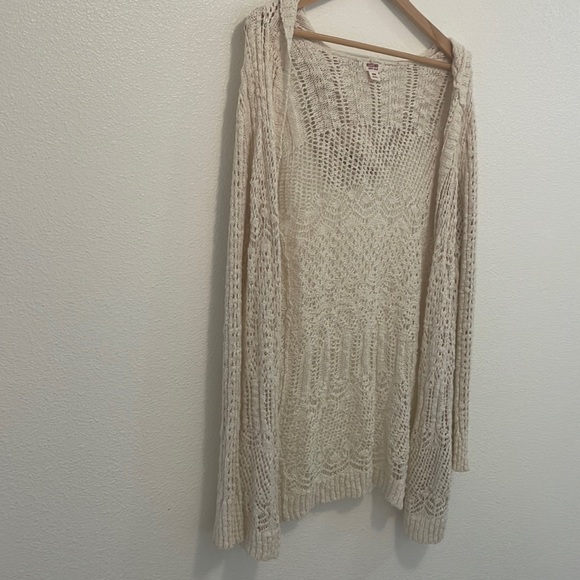 Soft classy woven sweater with hood😍 - Picture 2 of 9